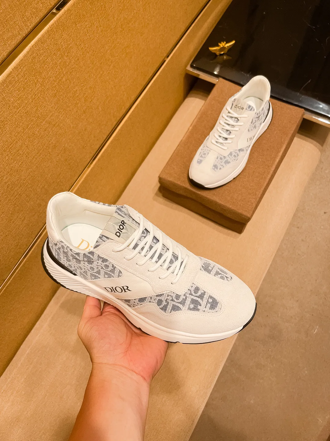 🚘🚘Factory batch 460💰🔥[Dior]🔥Men's high-end brand of shoes official website 1:1 latest masterpiece: the upper is made of Italian imported first-layer cowhide with a comfortable and breathable lining➕original non-slip and wear-resistant outsole🔥, making walking more convenient and comfortable! An exclusive new model, a stunning work, a beautiful 1:1 replica [color] compared to the official quality! Create a fashionable personality to set off your uniqueness! A must-have for trendy men! Classic🔥Size: 38-44 Color: 🔥 2⃣️colors available🔥